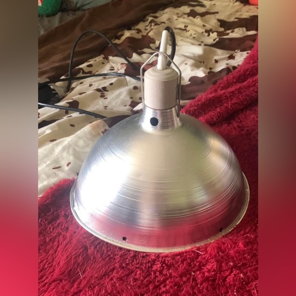 2 pc red bulbs and heat lamp for animals - Picture 4 of 5